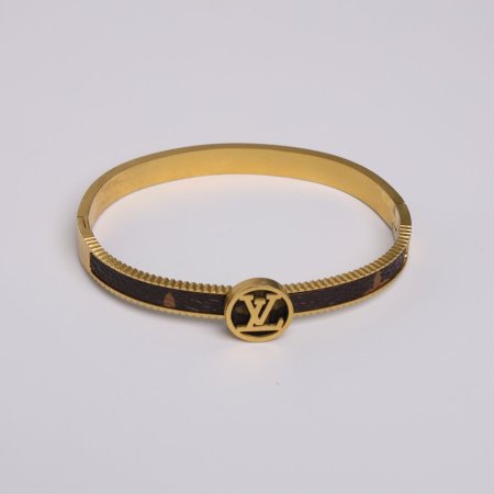 اسوارة Louis Vuitton
