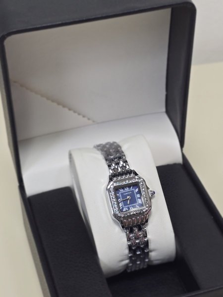 ساعة Cartier فضي ارضية كحلي
