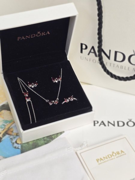 Set Pandora || طقم فيونكا من باندورا احمر